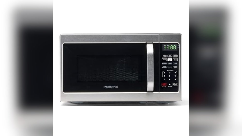 Farberware 0.7 Cu. Ft. Microwave Review: Powerful & Safe b07vs476x8.jpg